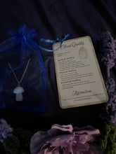 Cargar imagen en el visor de la galería, Collares de hongos de cristal