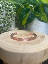 Cargar imagen en el visor de la galería, Copper Magnetic Bracelet
